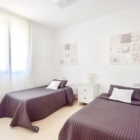 Playa Blanca Sleeps 4 With Pool Air Con And Wifi 别墅 *
