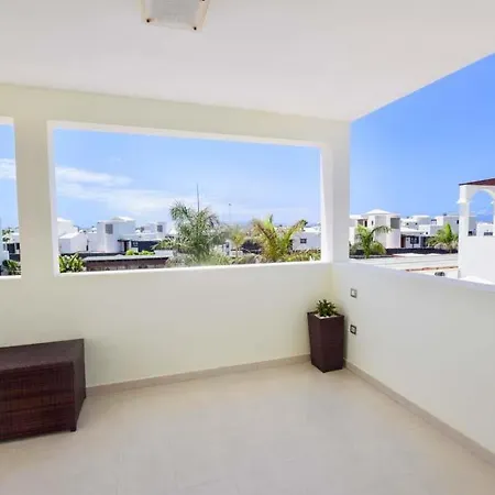 וילה Playa Blanca Sleeps 4 With Pool Air Con And Wifi